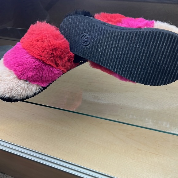 Michael kors faux fur slippers - Picture 2 of 3